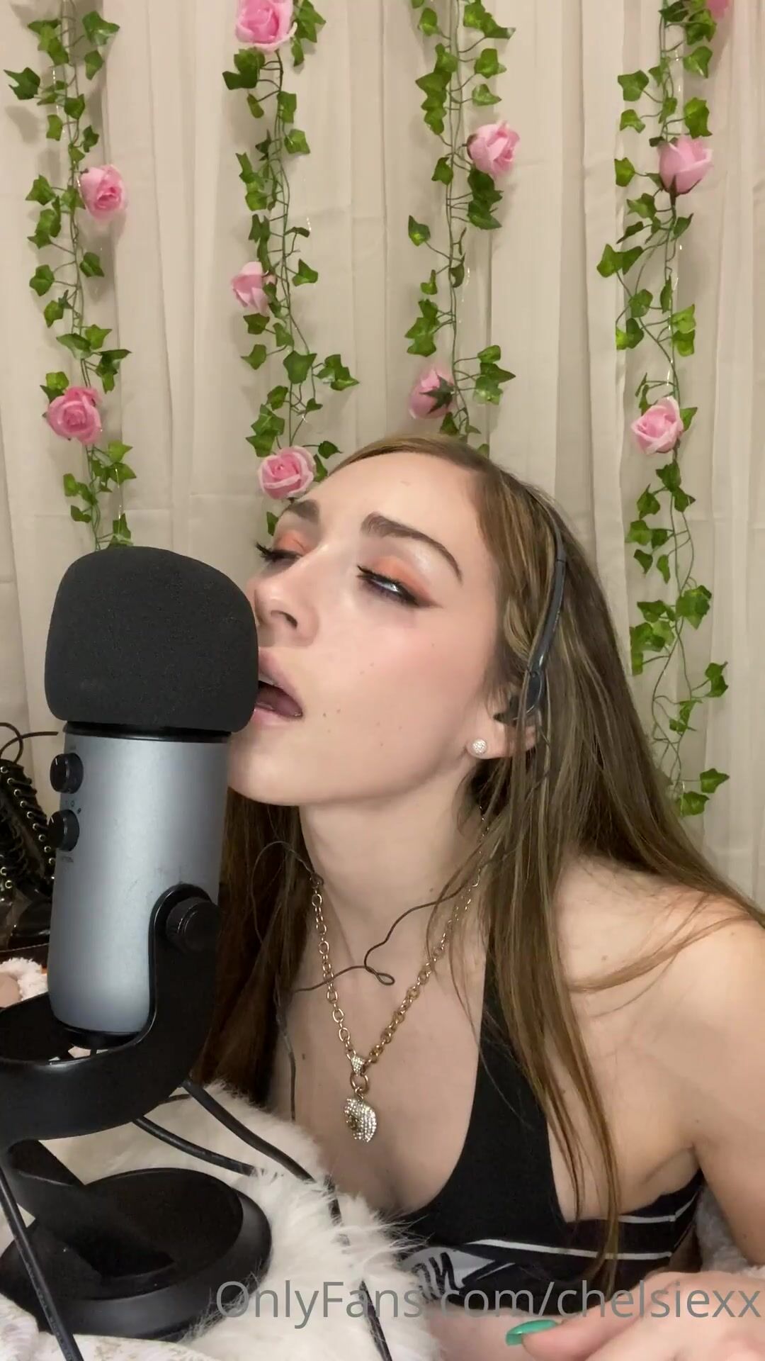 Chelsiexx Hi My Loves So Here Are Two Sucking Mouth Sounds Moaning Etc Asmr  Videos xxx