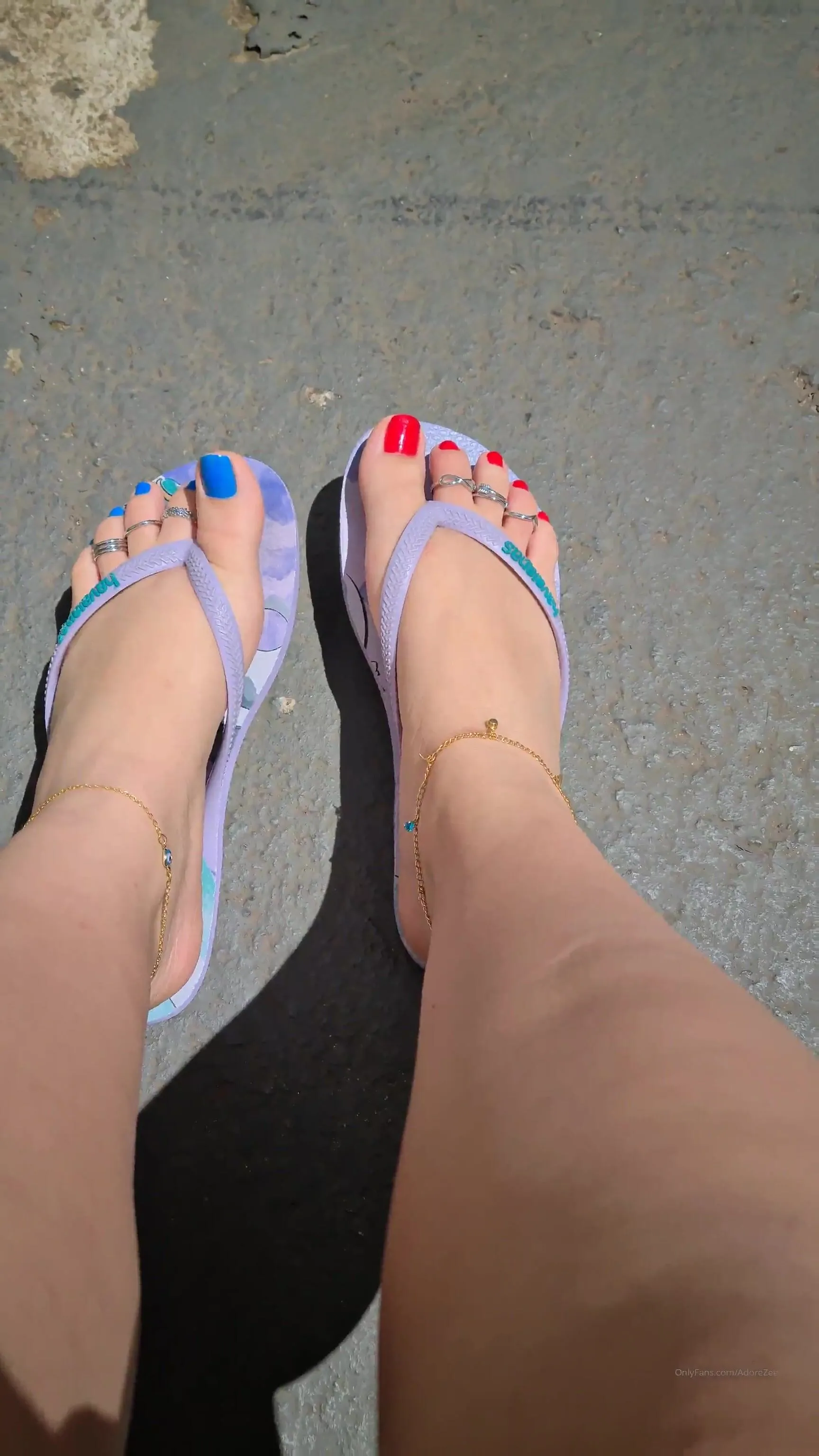 adorezee walking around in the sun & wiggling my colored toes xxx onlyfans porn videos