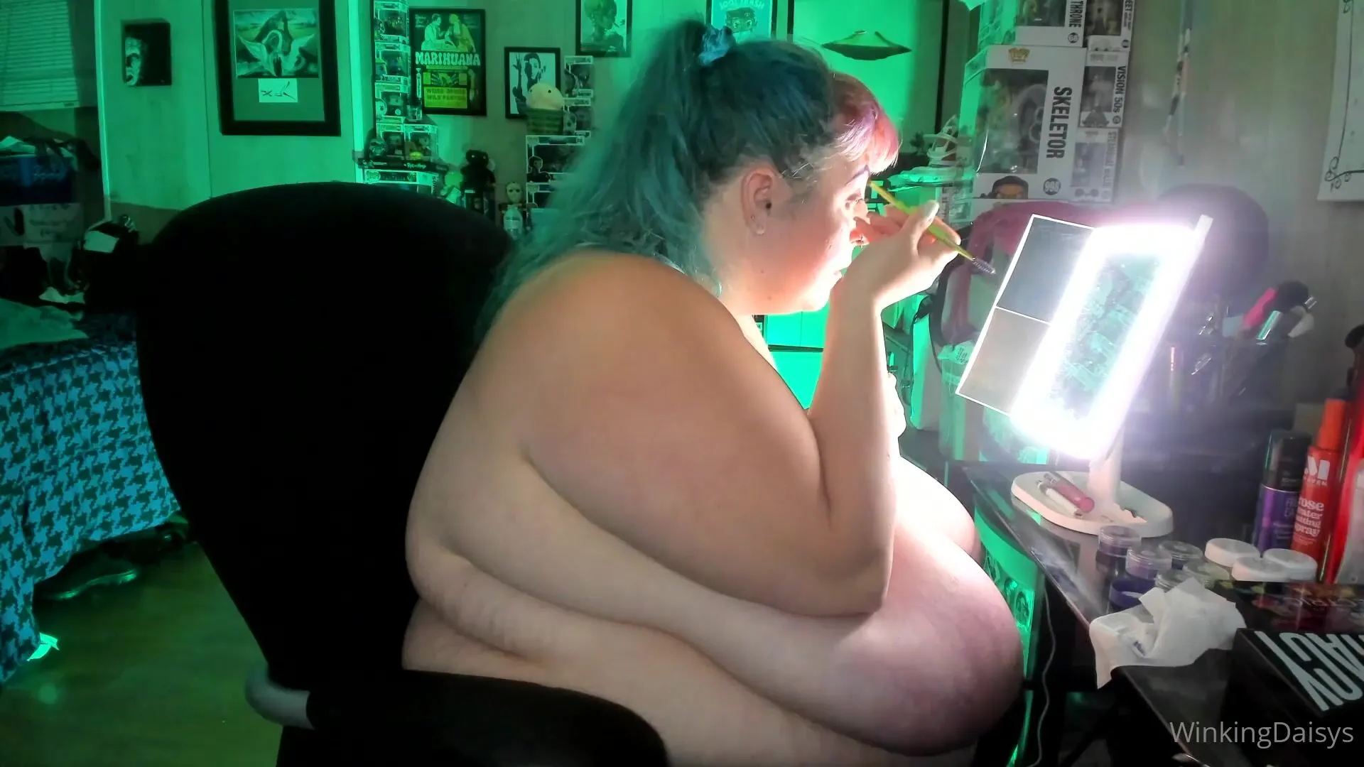 Winkingdaisys Going To Ignore You While You Stare At The Side Of Me Shirtless Doing My Makeup xxx onlyfans porn videos