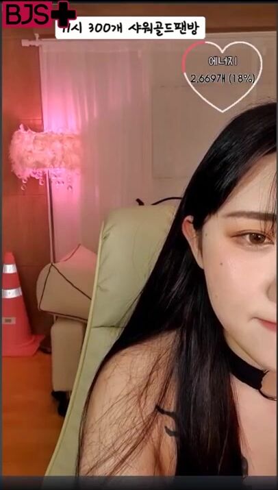 Jjiong Dripping Off Her Tits