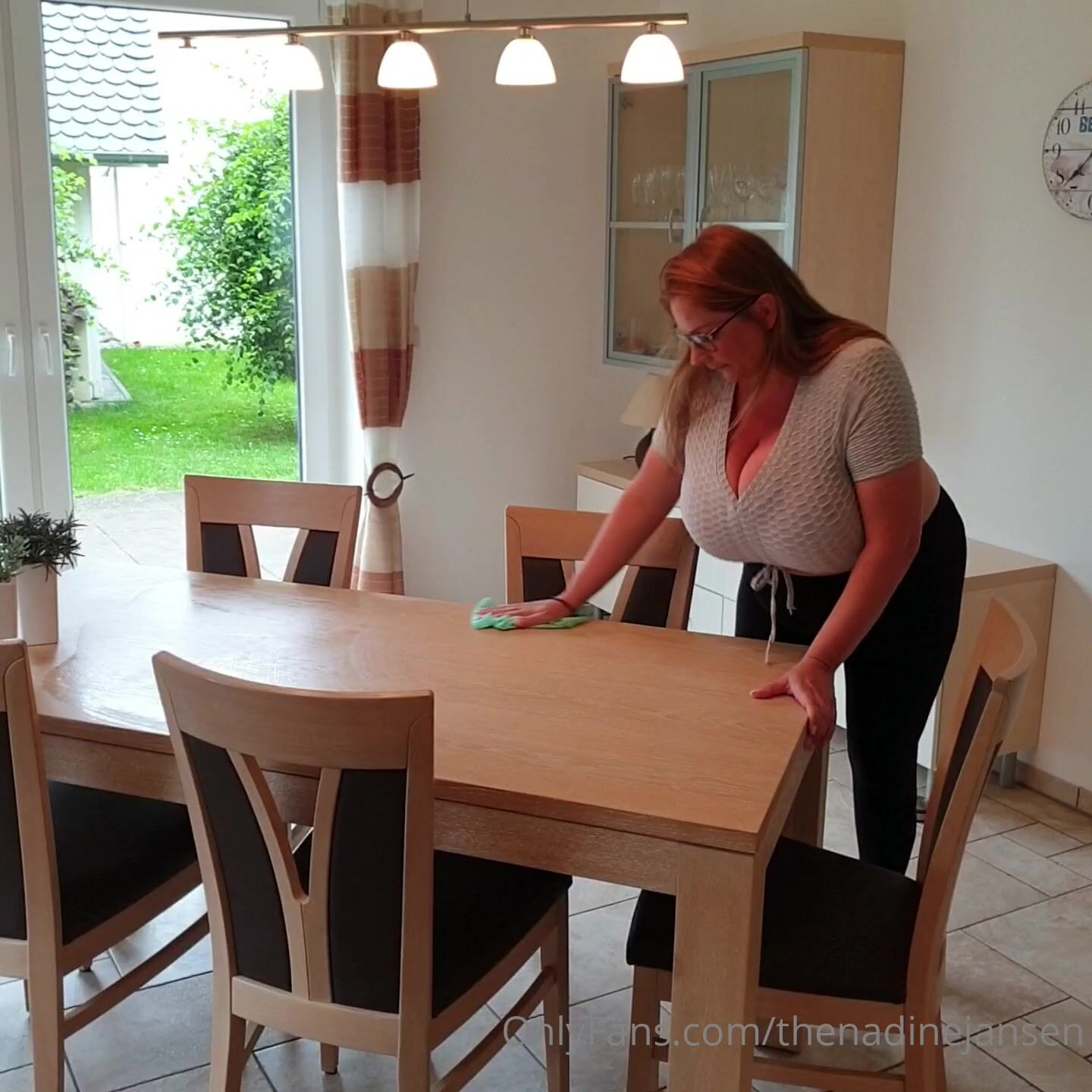 Nadine Jansen Cleans Kitchen
