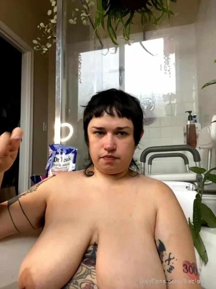kezia420 cam recordings bath tub session let s have fun xxx onlyfans porn videos