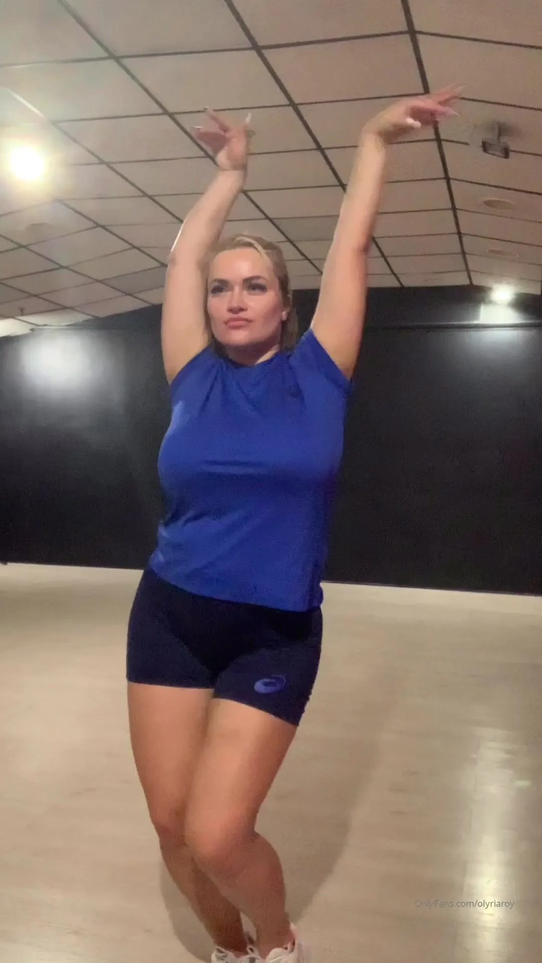 olyriaroy Have you known guys that I adore to dance especially sensual dances Just thinki xxx onlyfans porn videos