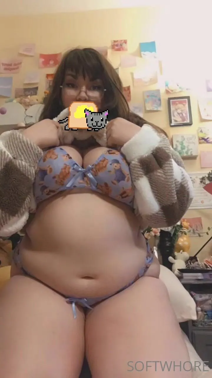 fatgf Look who got a new lingerie set from her sweetest sub @peppavonpig if you want m xxx onlyfans porn videos