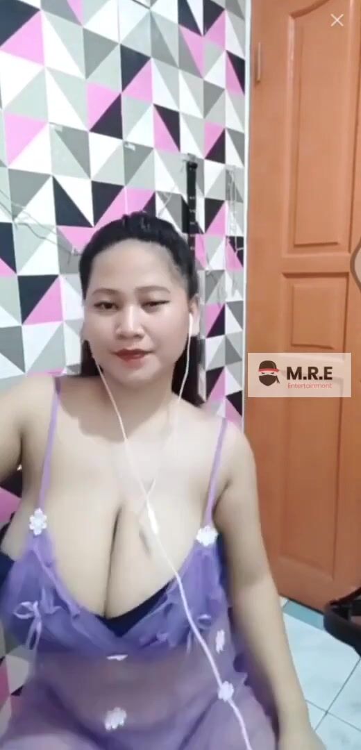 Indonesian - Huge tit tease (Non-nude)