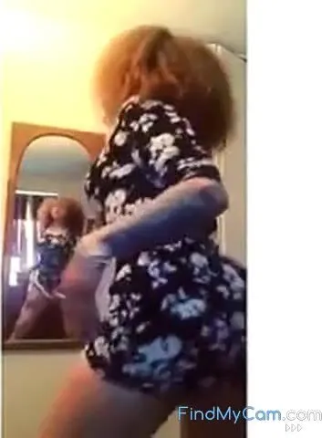 jg112 - THICK Mixed Chick TWERK