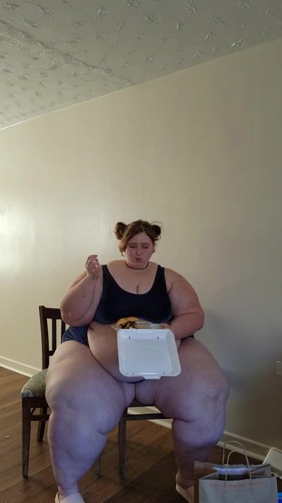 ssbbw gingerbunny eatevrything yummy