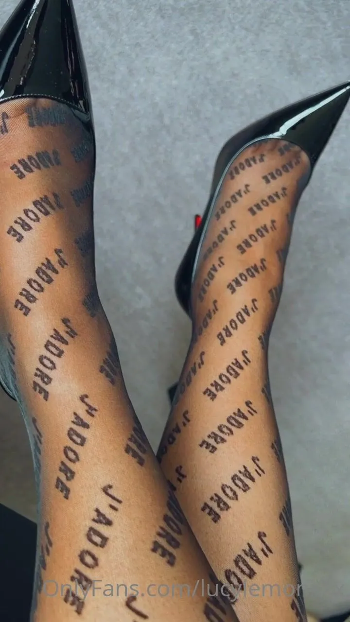 lucylemonxxx tell guys you prefer nylons stockings pantyhose just legs ❤️ xxx onlyfans porn videos