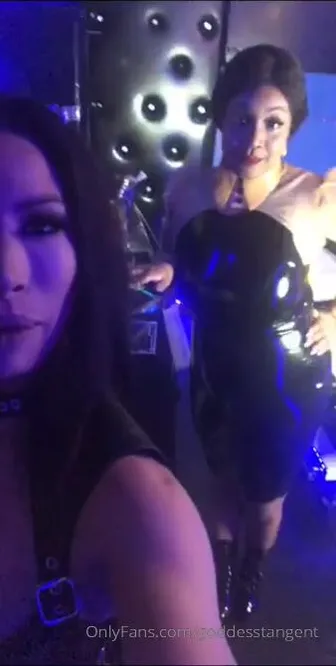 goddesstangent having tons of fun with @_madamev in nyc and being productive xxx onlyfans porn videos