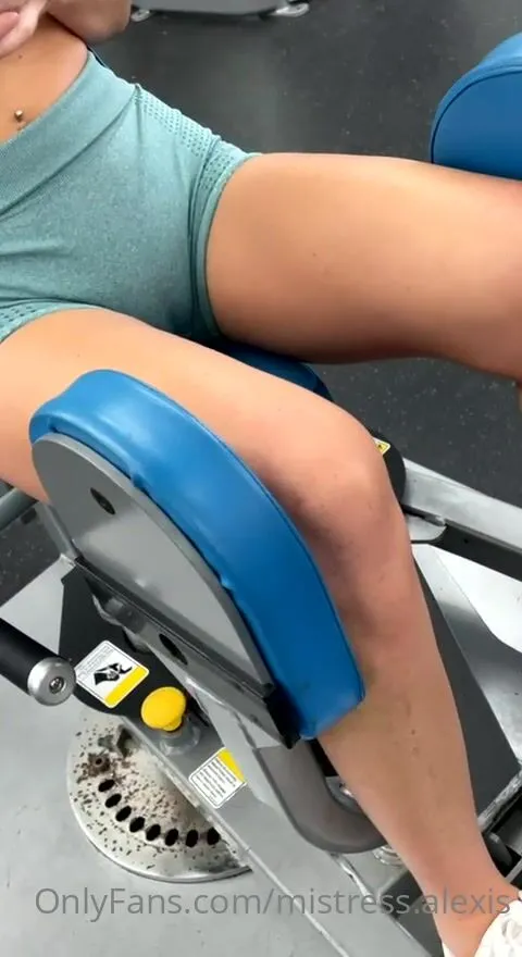 lifewithalexis was working out while working phone when boytoy sneakily captured this think xxx onlyfans porn videos