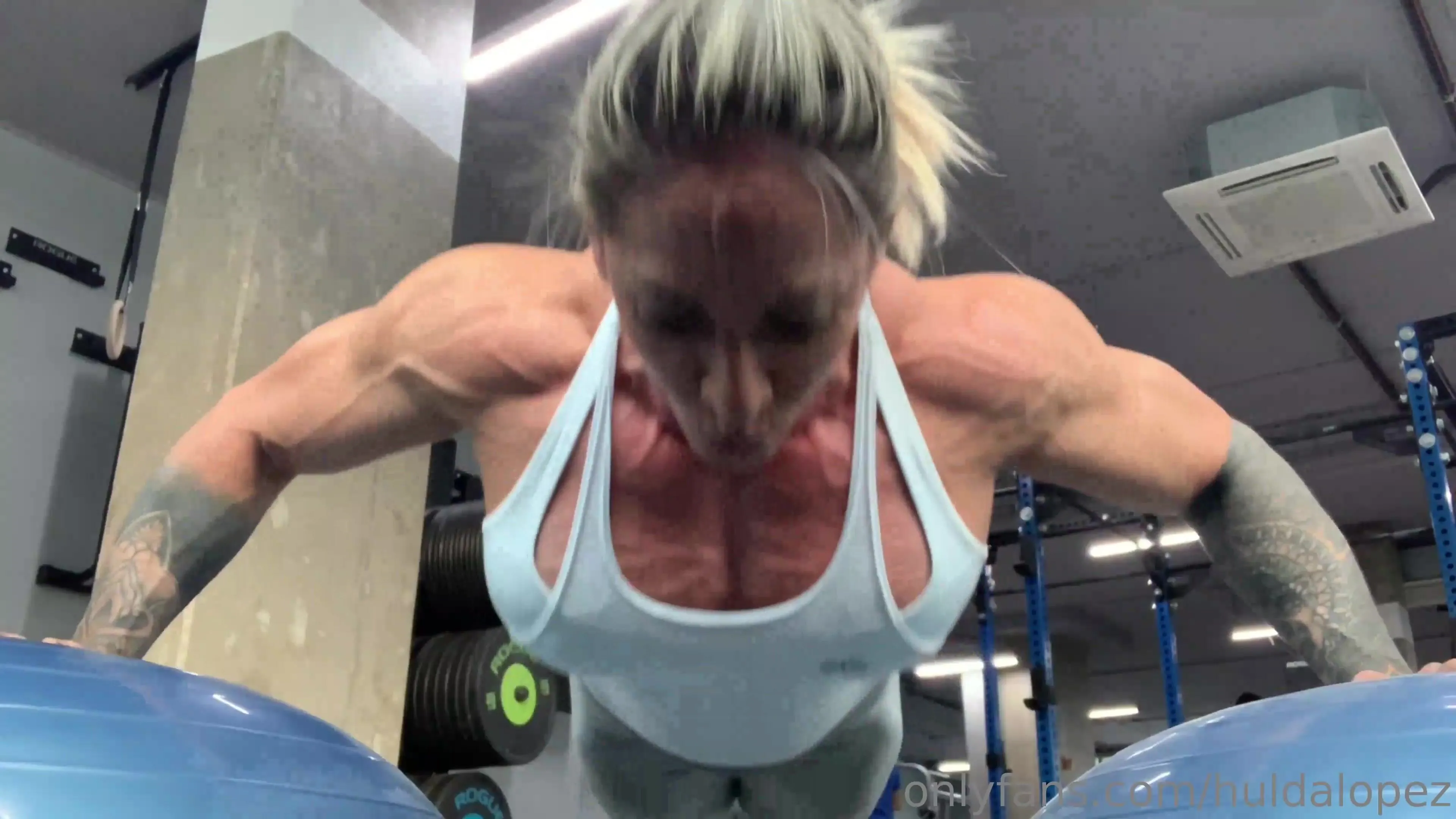 huldalopezfbb few reps to appreciate pec pump xxx onlyfans porn videos