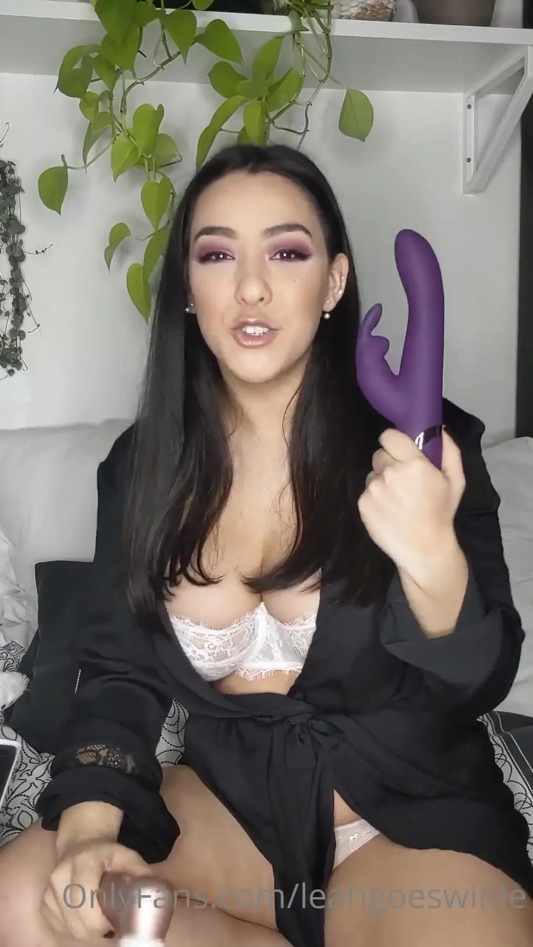 Leahgoeswilde sex toy show tell which one you want see use first xxx  onlyfans porn videos