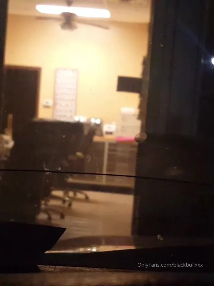 blackbullxxx behind the scenes what i see when i pull up to the nail shop at 4am before we smoke and f xxx onlyfans porn videos