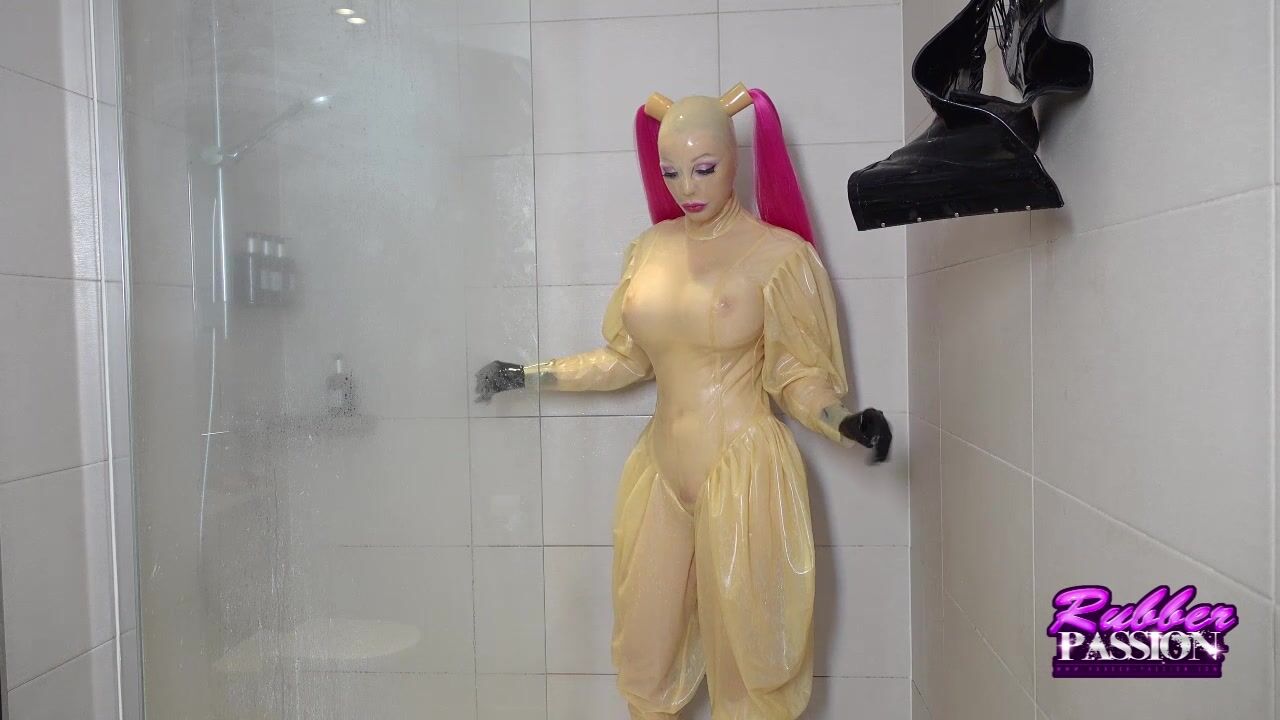 0012 - Latex Lucy - Clear Rubber Doll 3