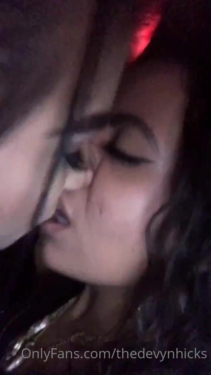 Thedevynhicks kiss kiss just don t tell xxx onlyfans porn videos 