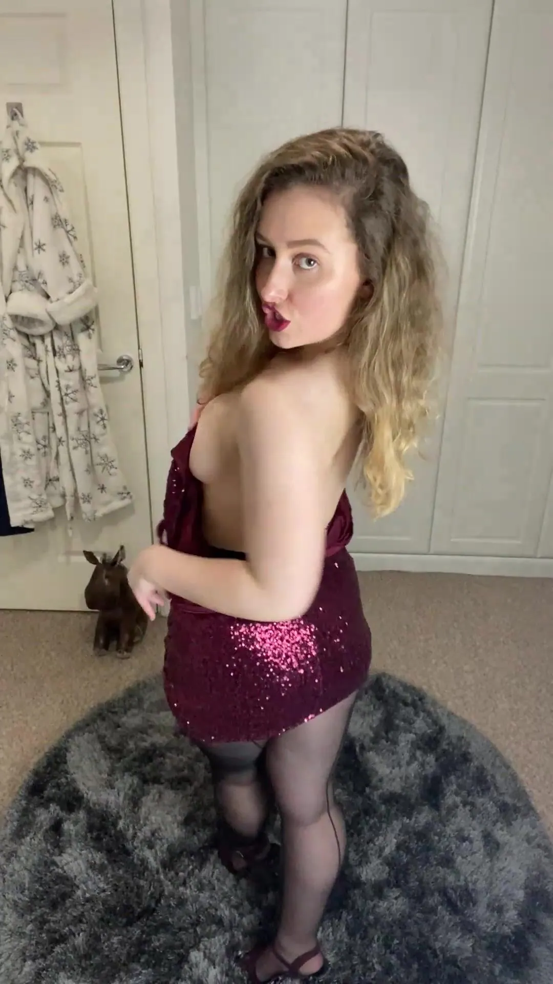 poppyevans just want look good for you strip tease xxx onlyfans porn videos