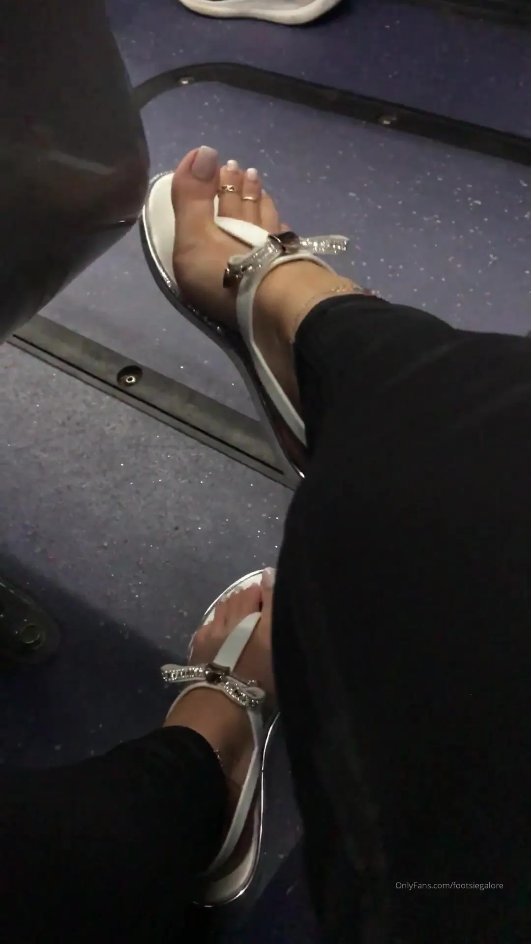 footsiegalore night time bus tease and dangle xxx onlyfans porn videos