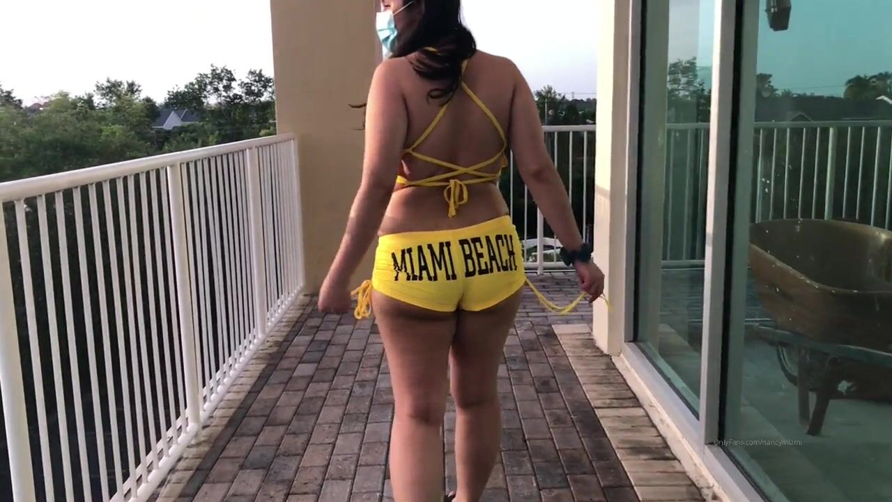 Nancy Miami Flashing Ass in Public