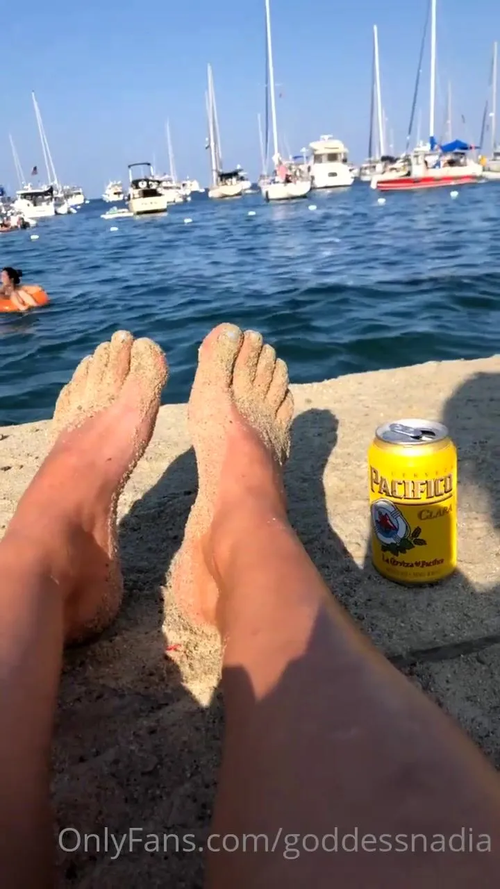 goddessnadia big tits and thick muscles on display in the sizzling ☀️_ catalina weather posting xxx onlyfans porn videos