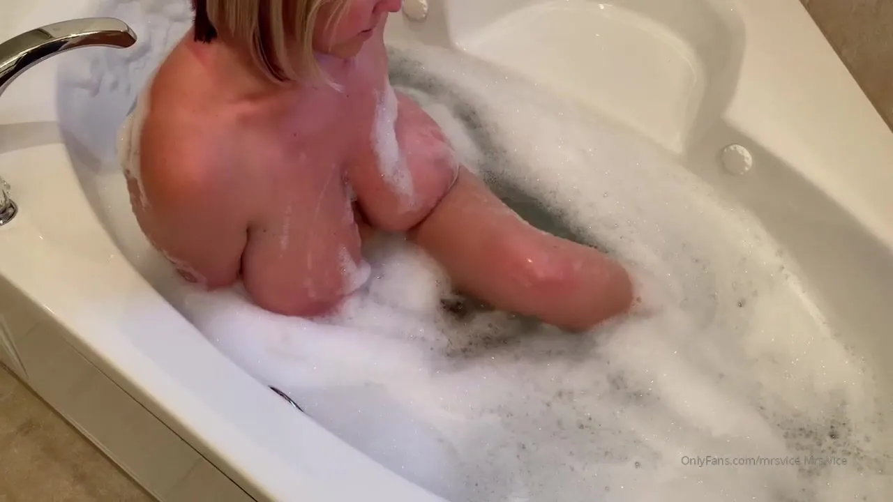 mrsvice it’s little lonely being all myself this tub anyone care join xxx onlyfans porn videos