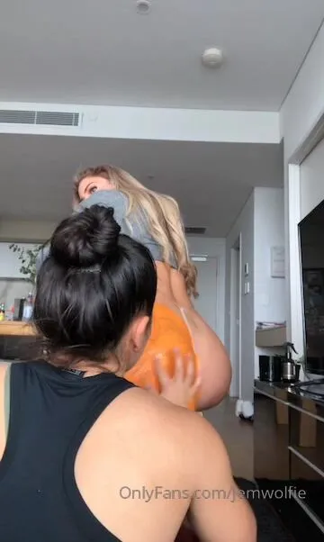 jemwolfie transforming into lola bunny from space jam the wolfie way watch all the way to the xxx onlyfans porn videos