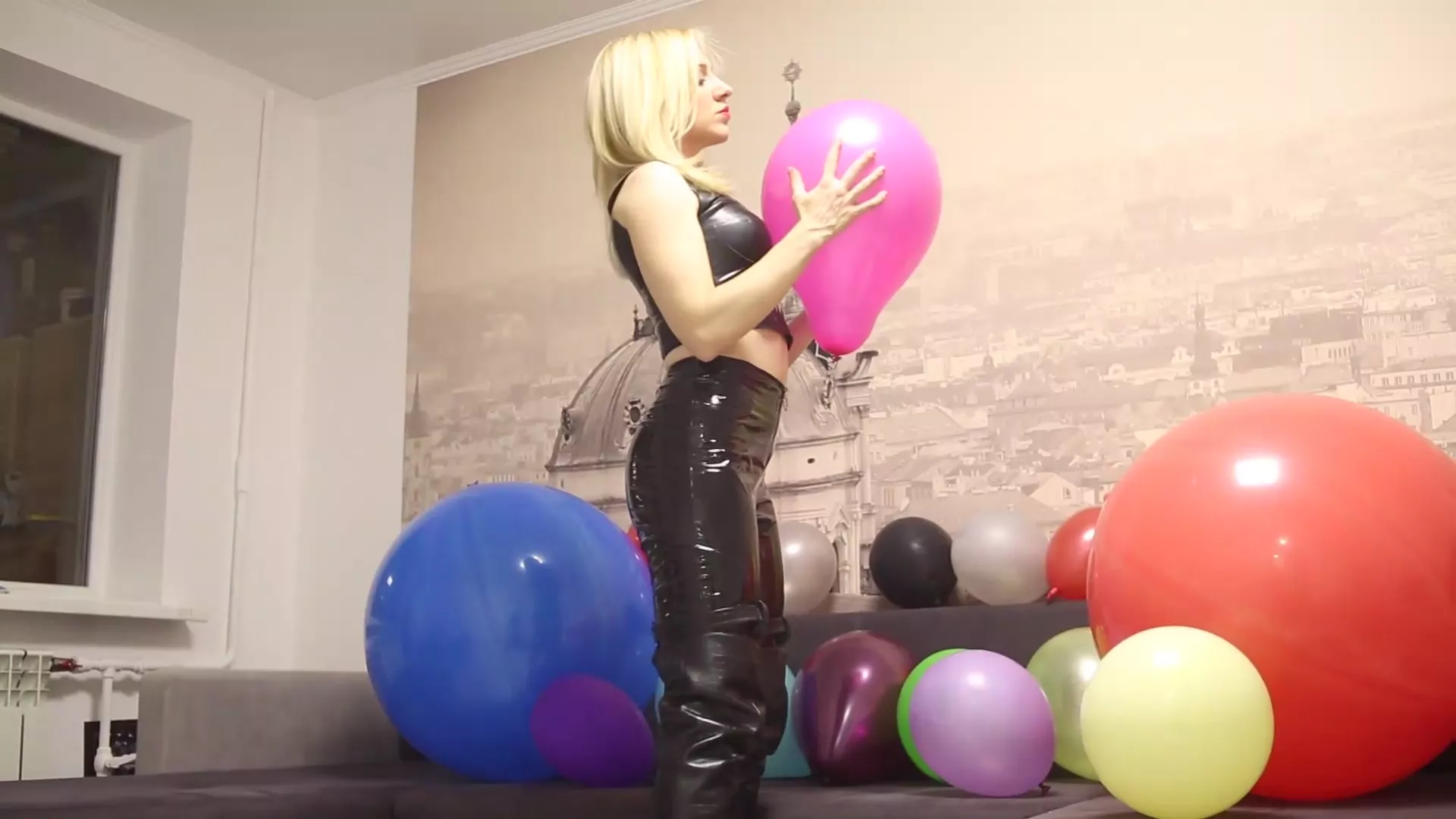 leatherlove katya in latex popping balloons manyvids stuffing non b2p free porn videos