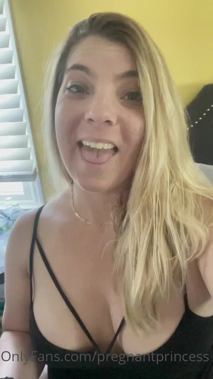 pregnantprincess check your dm's tip $15 and ill send double cucumber video you missed want xxx onlyfans porn videos