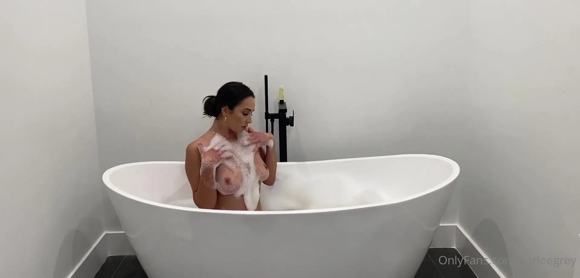 karleegrey _brand new bbc dildo fuck_ $15 entire exclusive photoset xxx onlyfans porn videos