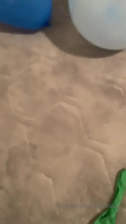 justhattie first video of balloon popping and i apologise profusely for the shit filming i do howe xxx onlyfans porn videos