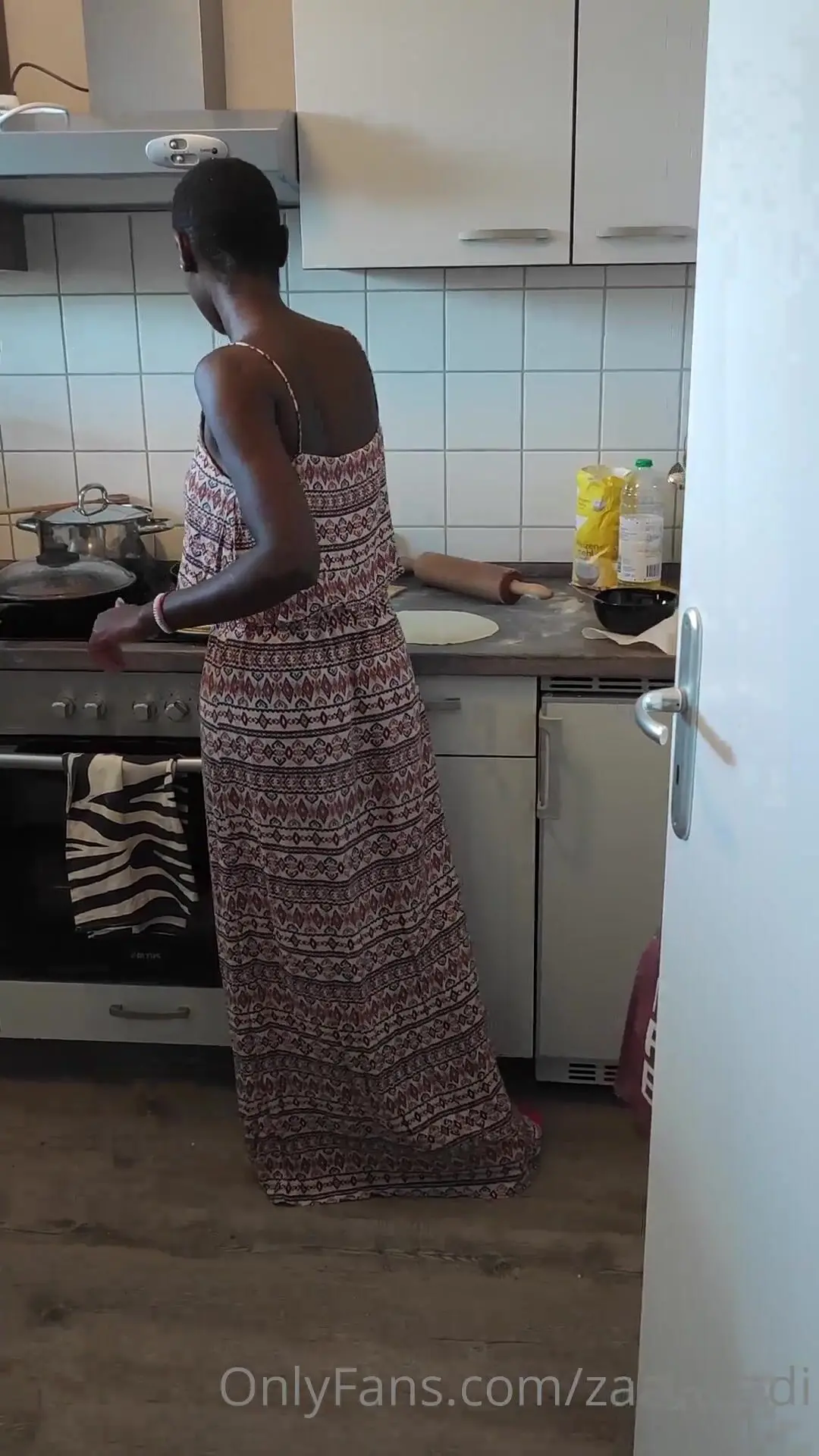 zaawaadi-08-10-2021-2241807034-What would you cook w/ me .. would you fuck me while i prepare some food_ onlyfans porn video xxx