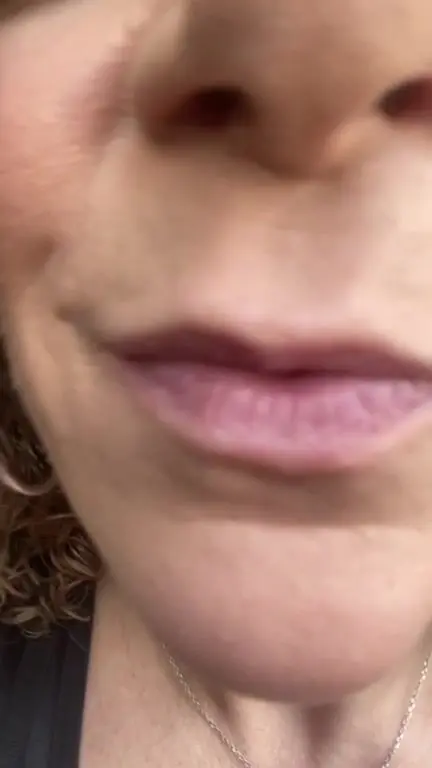 Sara Jay Eskimo Kissing The Camera Screen
