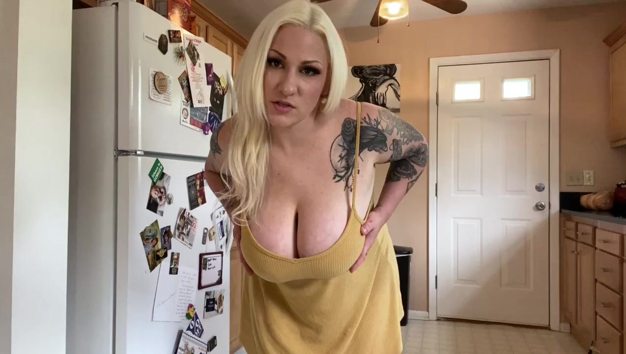 ScarletEllie Mommy Helps You Jerk Off First Time