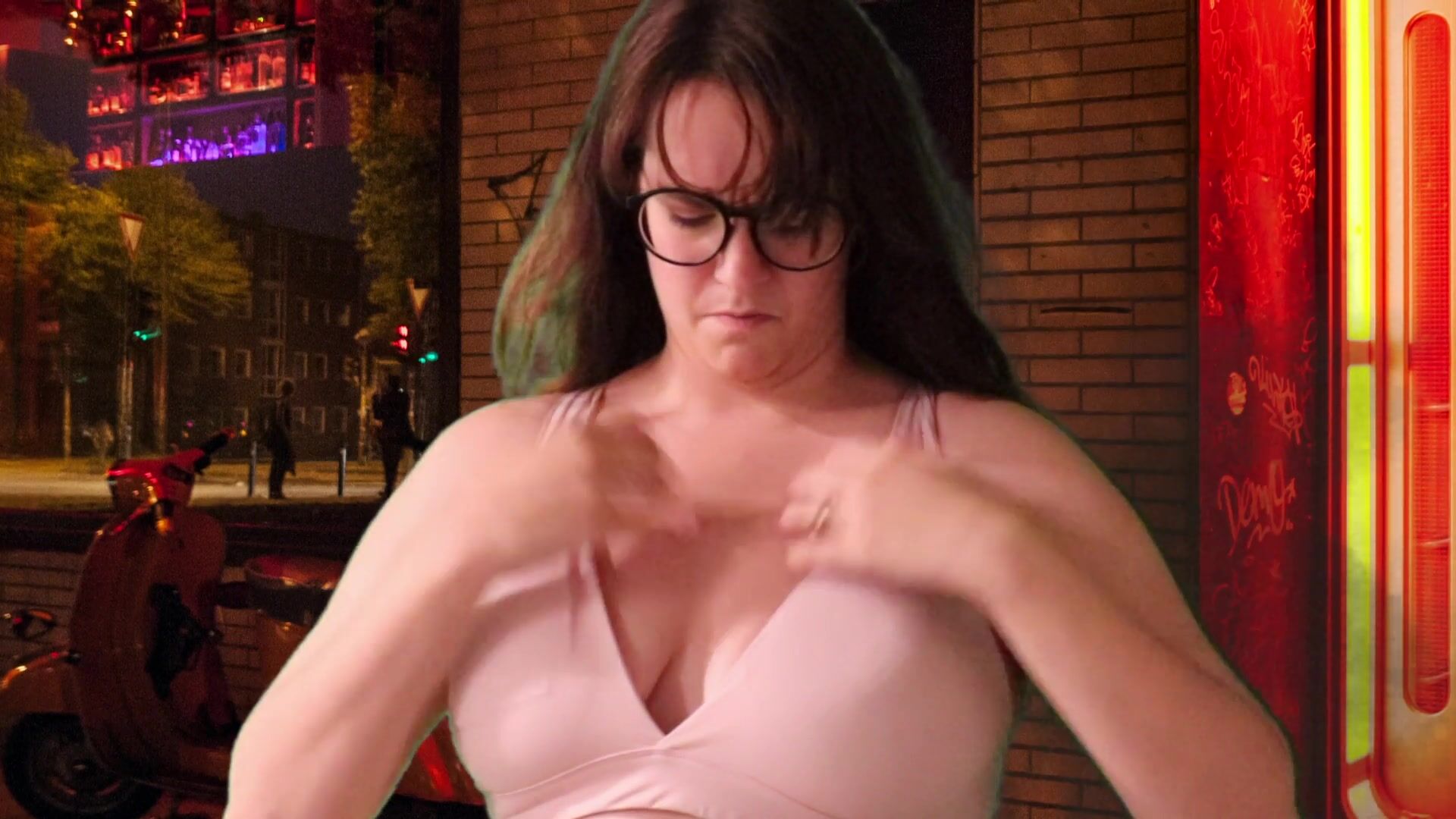 Gigi Manor - Nerdy Loser becomes Vengeful Giantess