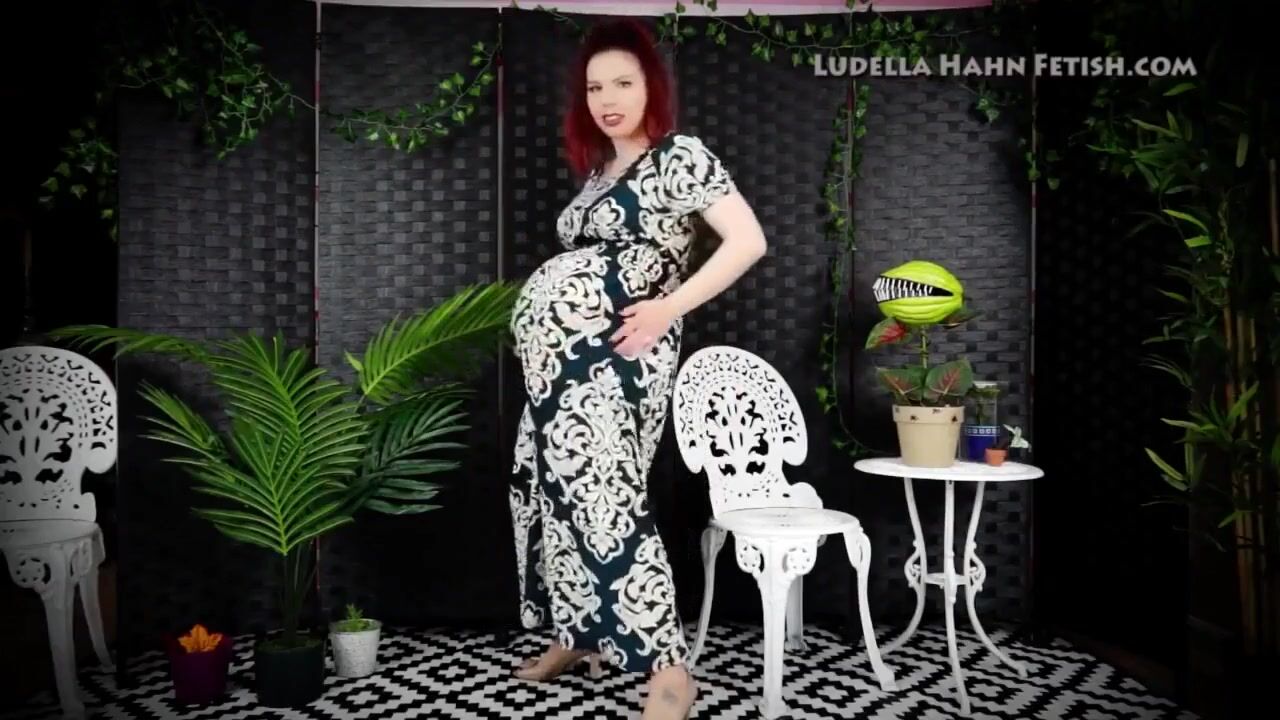 Ludella Hahn - Little Shop of VORE-ORS - POV Multi Vore with Rapid Growth & Fat Pregnant Belly