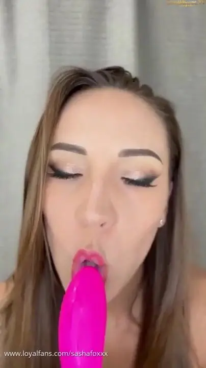 Sasha Foxxx close up Joi
