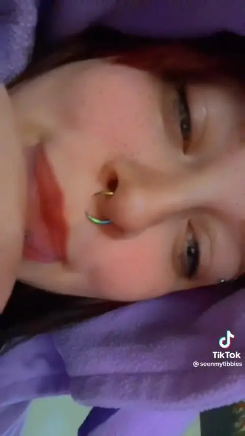 tiktok egirl sucking her own tits 2 tibs4days