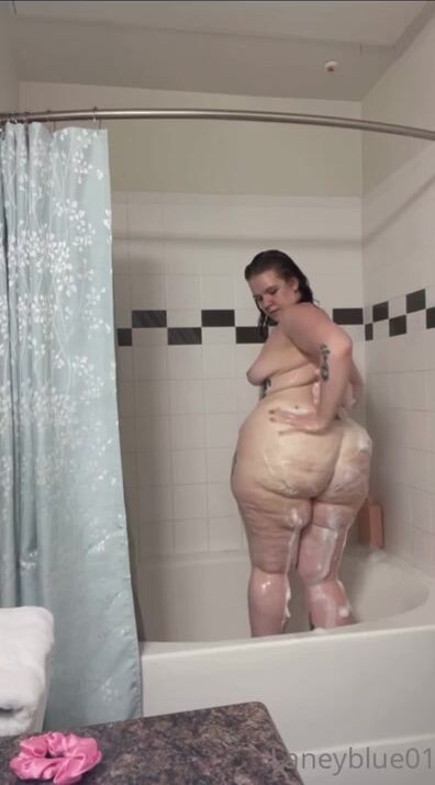 laneyblue0 showering that ass