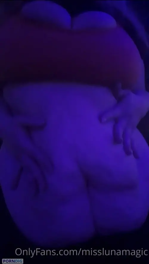 misslunamagic belly play