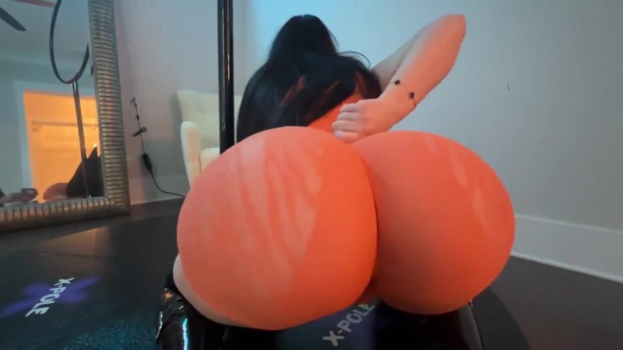 NICKIIBABY - BUBBLE ASS ORANGE LEGGINGS (NEW)