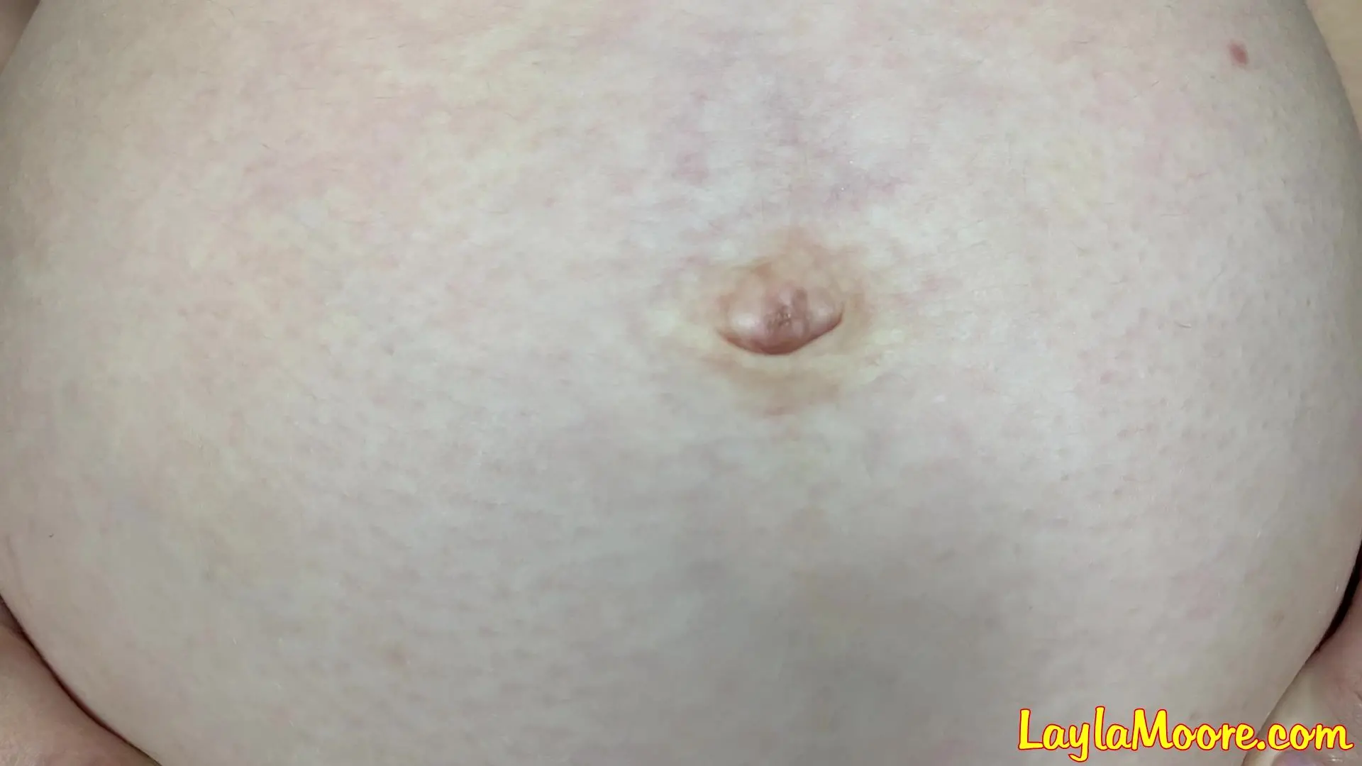 Worshipping Amanda Byrants Sexy Belly Button