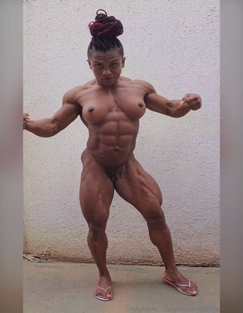 IFBB posing