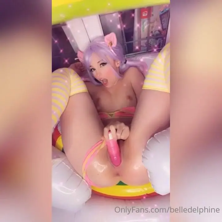 Belle Delphine hotmasturbating
