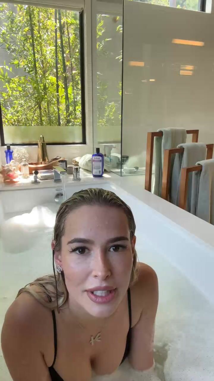 Elena Kamperi Nude Shower Webcam Porn Video