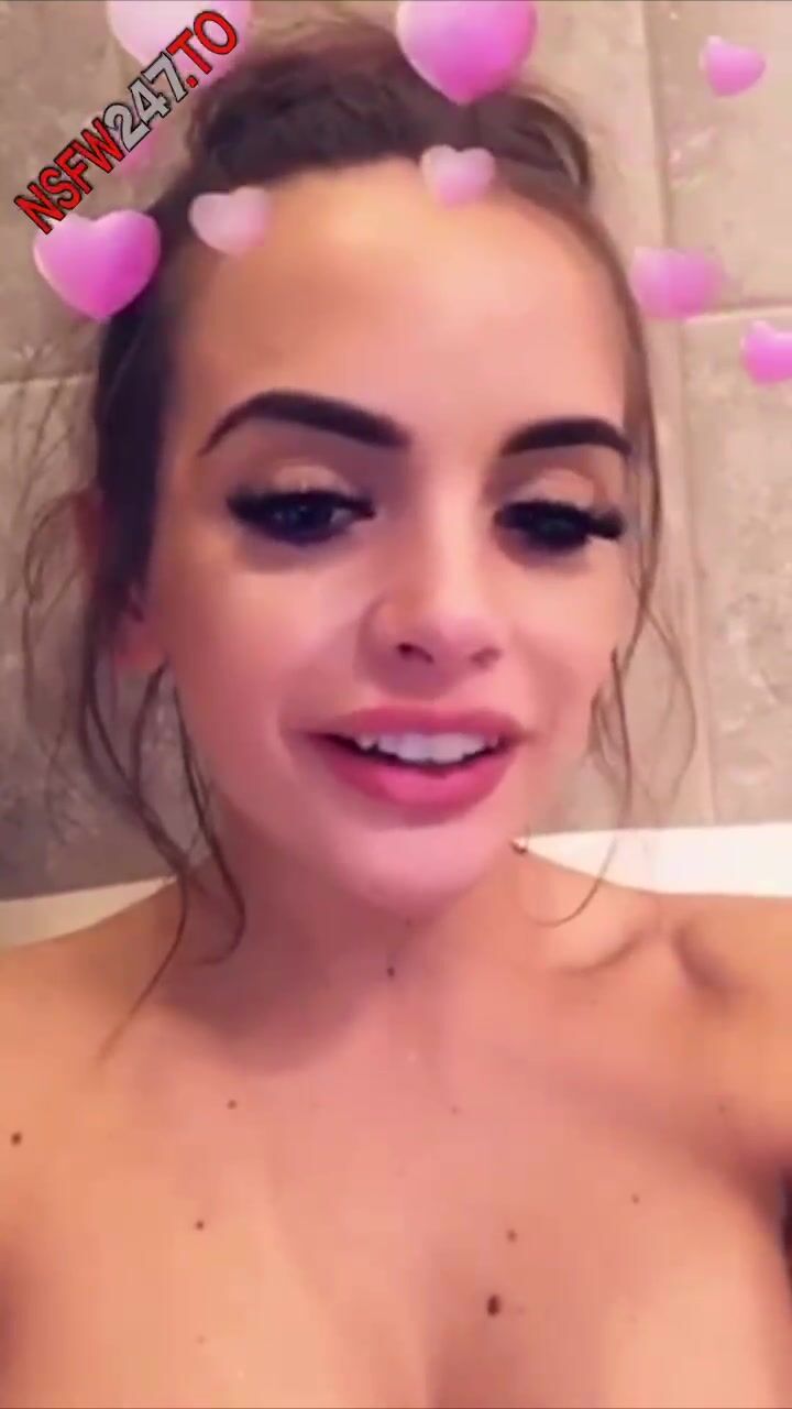 Allison Parker Snapchat Live in bathroom & fingering porn video