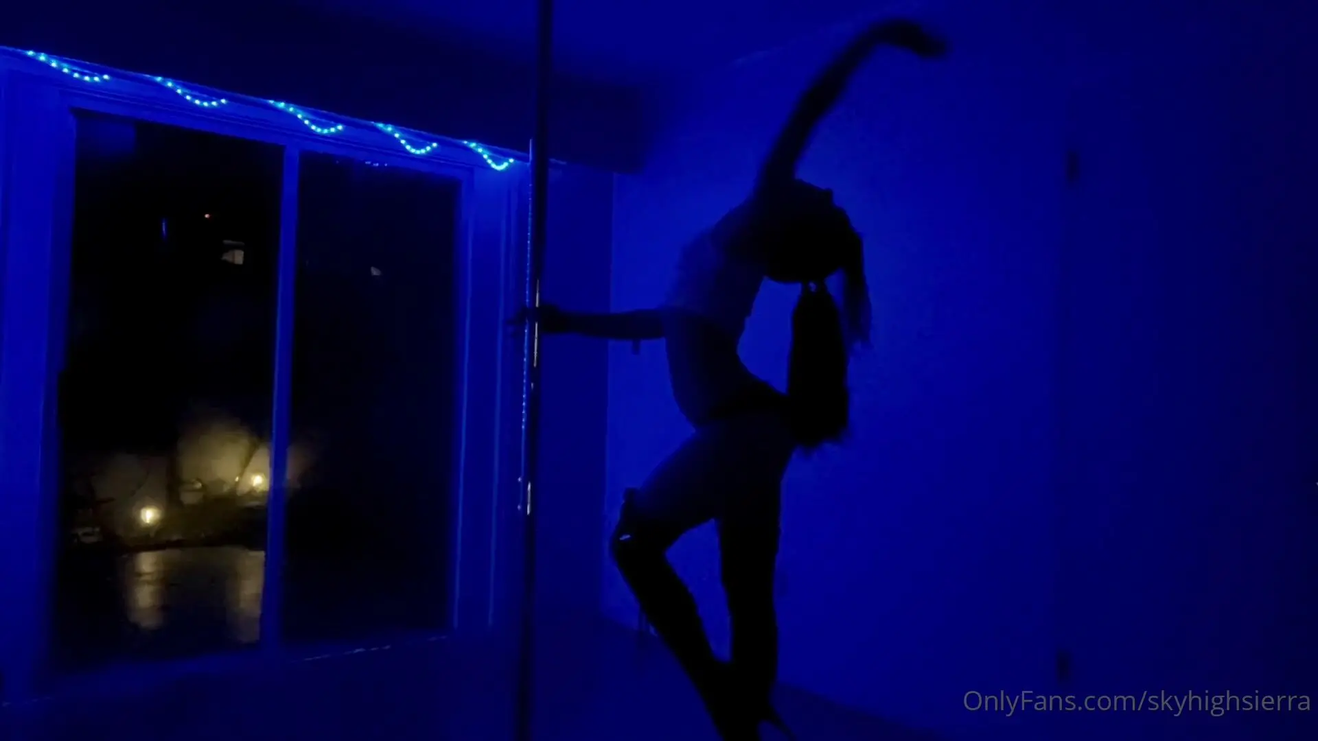 onlyfans skyhighsierra striptease & bj video