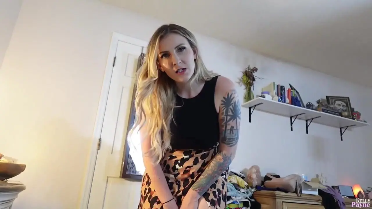 Kelly Payne - Mom is Amazed by Your Big Dick