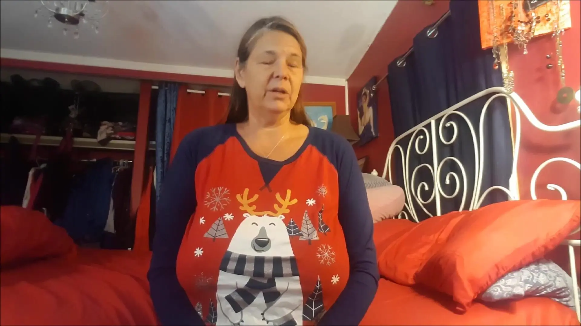 Carrie Moon stepmom shows her huge tits and butt