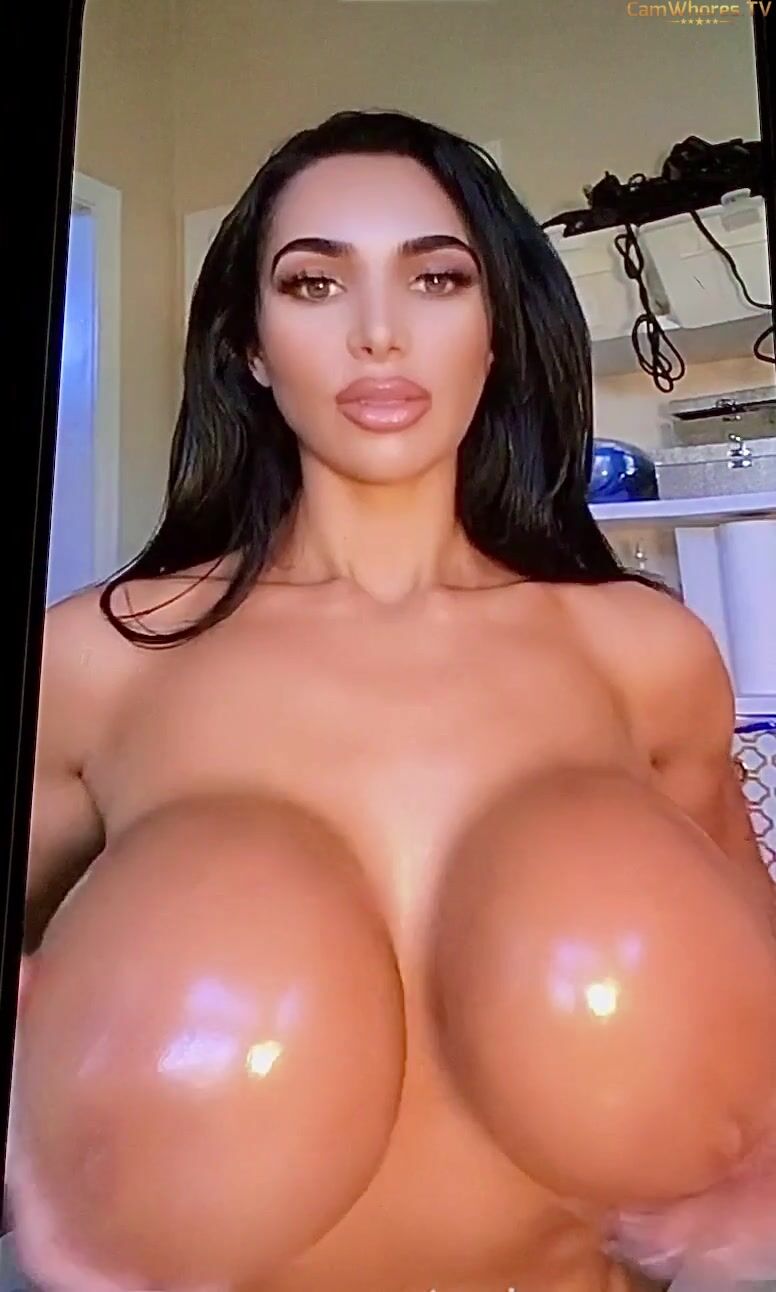 Ashten Kim k lookalike finally shows her tits