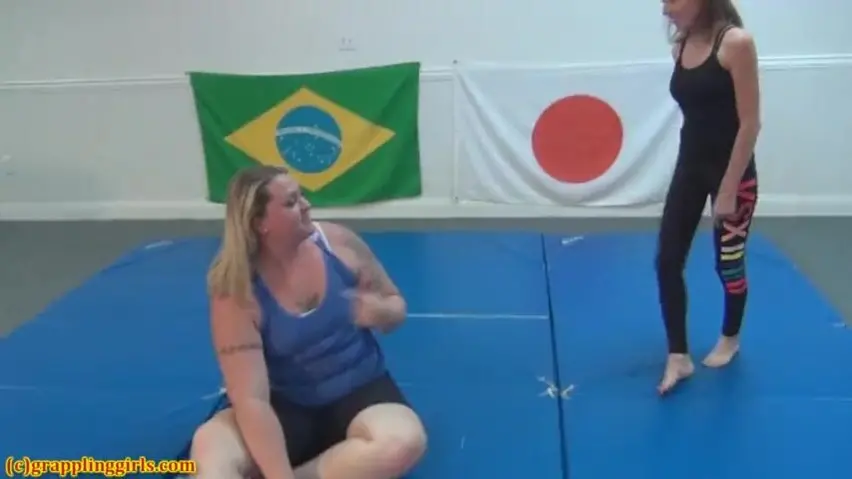 Tall amazon anya lift carry short girl