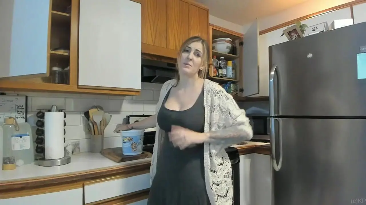 Kelly Payne - Submissive nagging Mom
